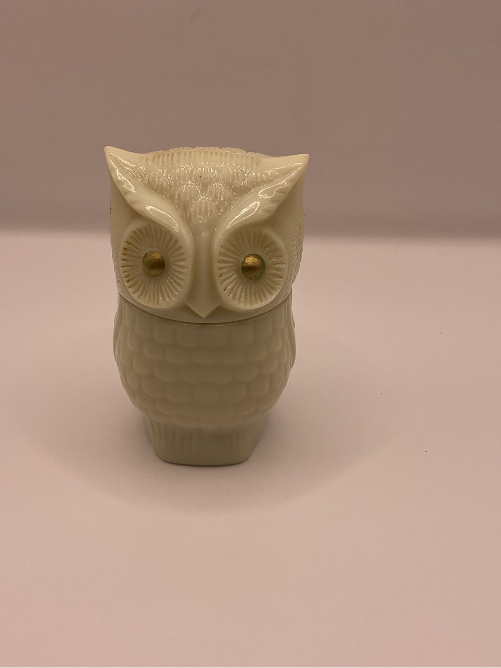 Vintage Avon White Milk Glass Owl, Owl Collection Shaped Empty Container 1970s‎